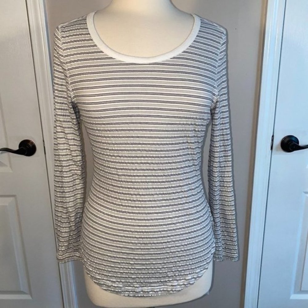 - Eddie Bauer M top EUC